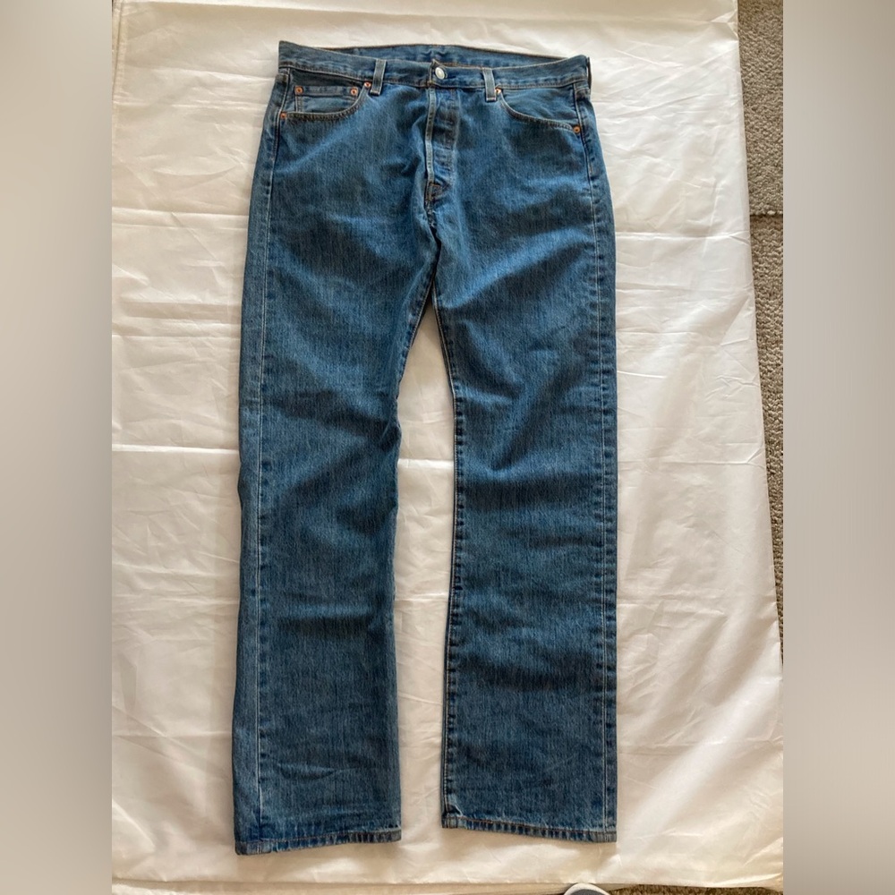 LEVI’S 501 original fit jeans, classic medium wash button fly size W36 L34 Clean